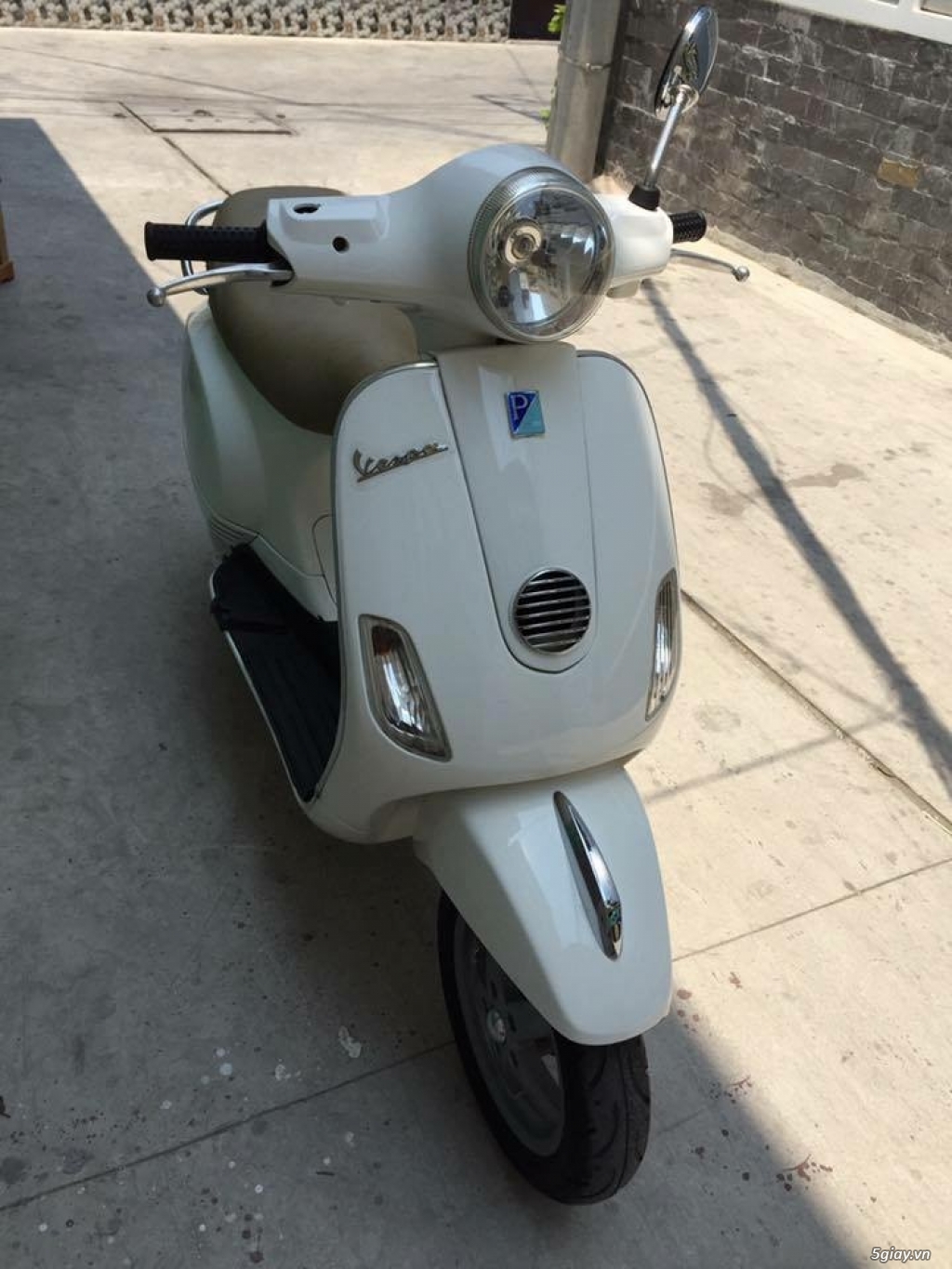 Bán xe vespa LX 125 Việt Nam màu trắng đời 2010 đẹp rẻ . - 1
